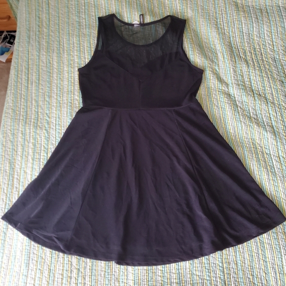 Black Sweetheart Skater Dress - Picture 5 of 6